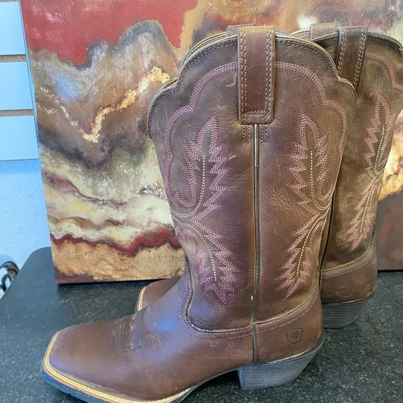Ariat womens cowboys boots