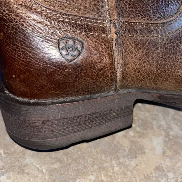 Ariat workhog - carbon toe boots