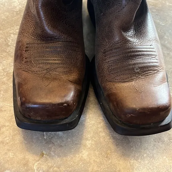 Ariat workhog - carbon toe boots
