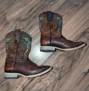 Ariat Youth size 12 cowboy or cowgirl boots. Unisex. Square toe.