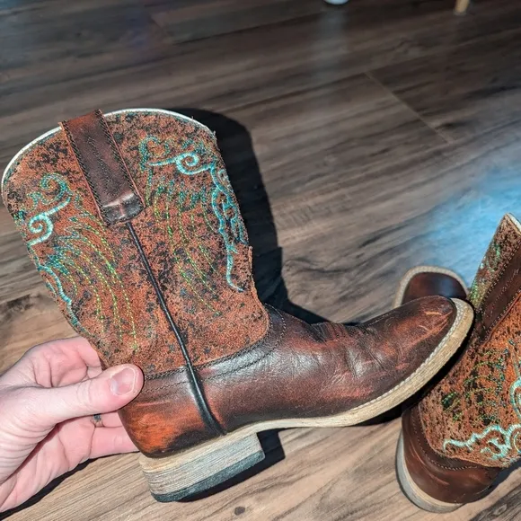 Ariat Youth size 12 cowboy or cowgirl boots. Unisex. Square toe.
