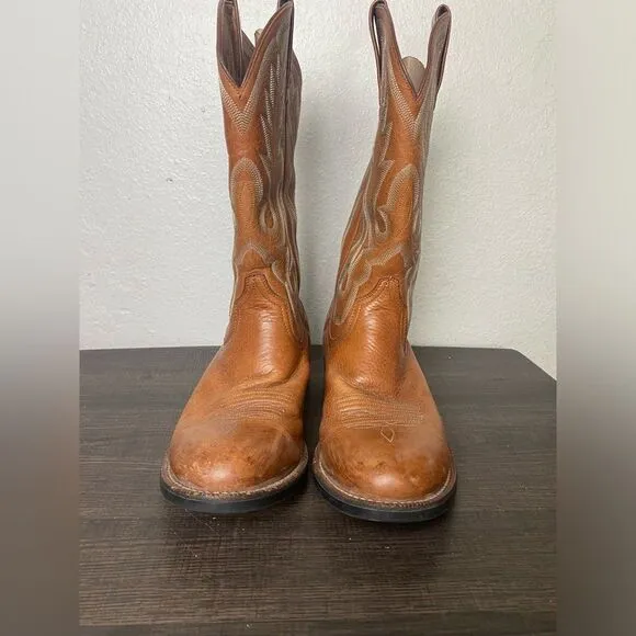 Arita Men’s boots round toe Size 8D