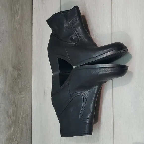 Arturo Chiang Womens Comfort Ankle Leather Heels Boots shoes sz 8M