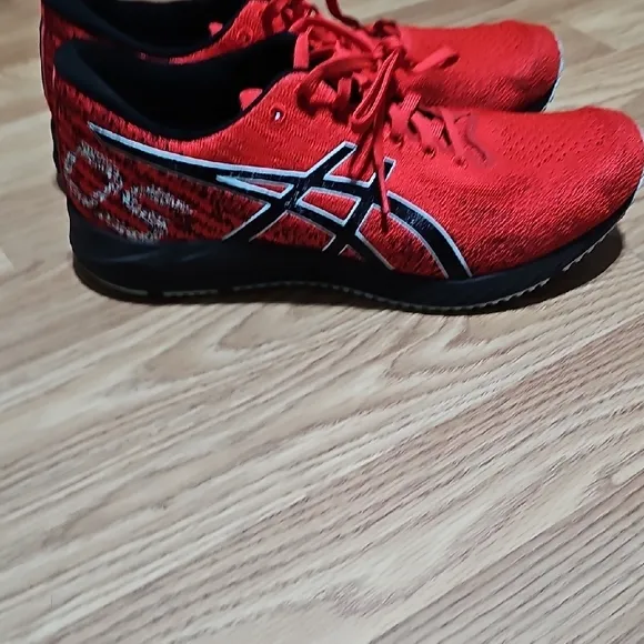 ASICS Men's Red Running Shoes