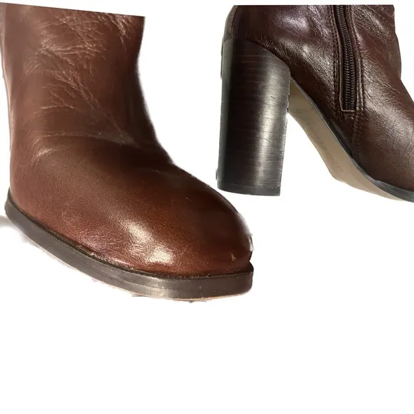 Audrey Brooke Dark Brown Leather Knee High Boots w/Gold Hardware - Size 9M