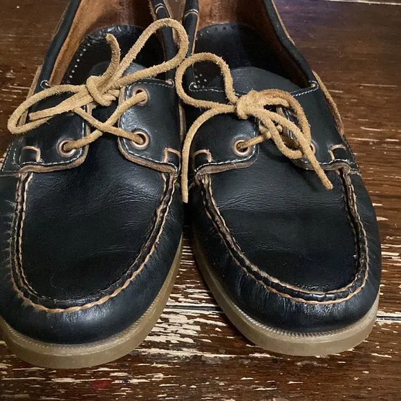 Authentic Sebago Dockside’s size 8.5