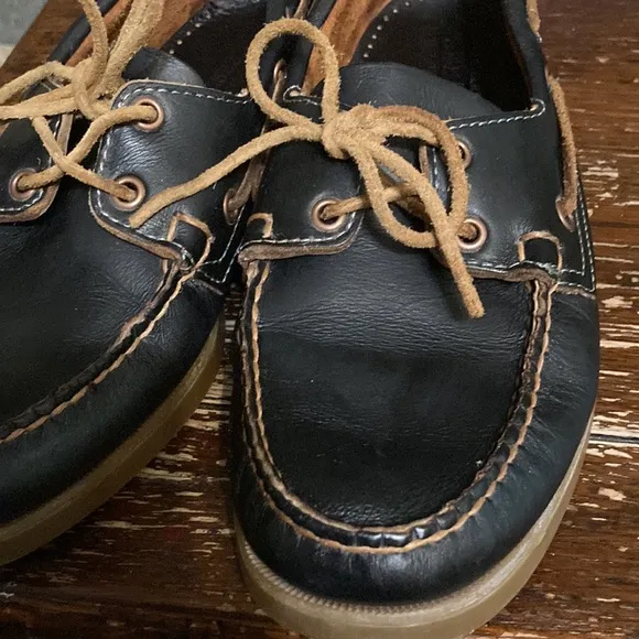 Authentic Sebago Dockside’s size 8.5