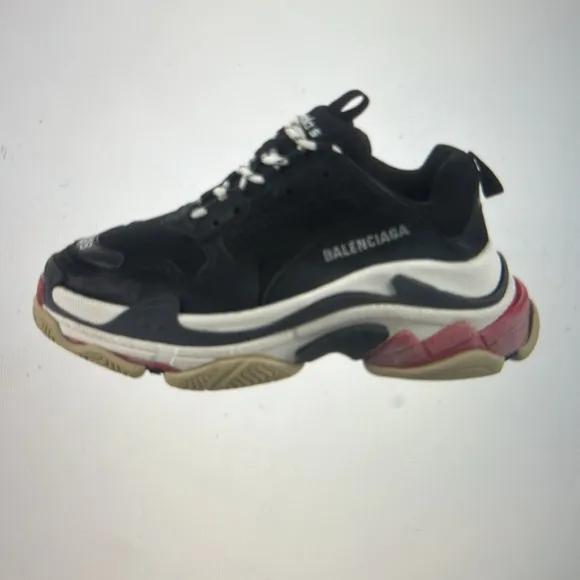 Authentic, well-loved Balenciaga Triple S Low Top chunky sneakers.