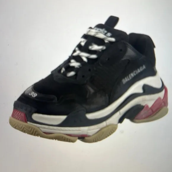 Authentic, well-loved Balenciaga Triple S Low Top chunky sneakers.