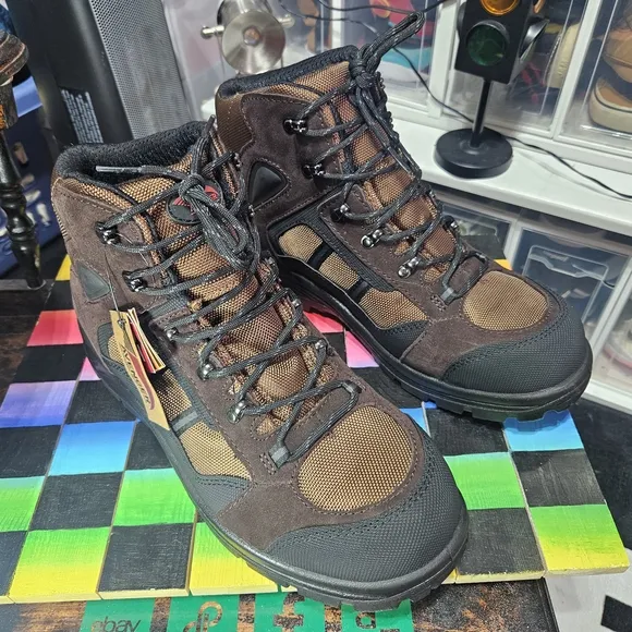 Avenger Brown Hiking Boots
