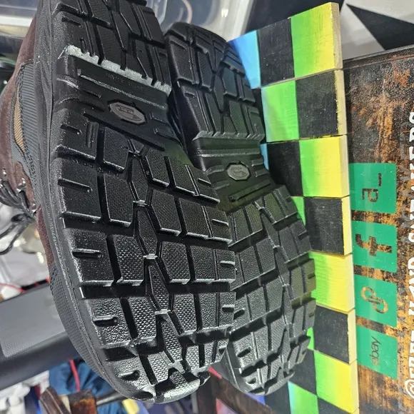Avenger Brown Hiking Boots
