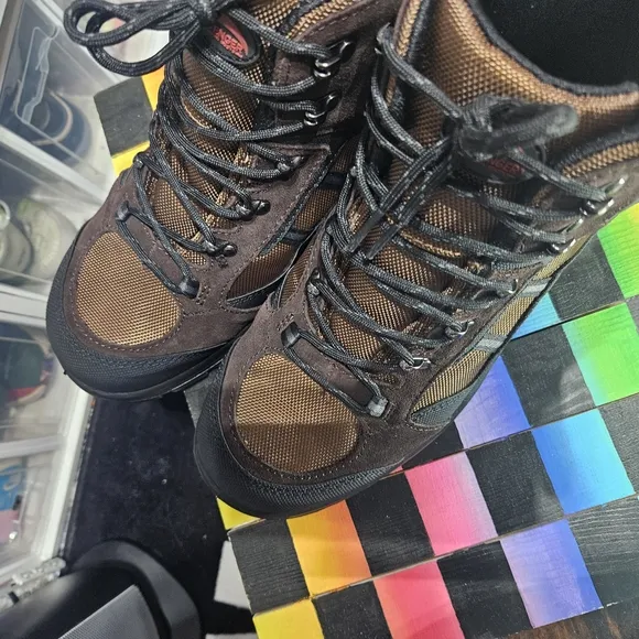 Avenger Brown Hiking Boots