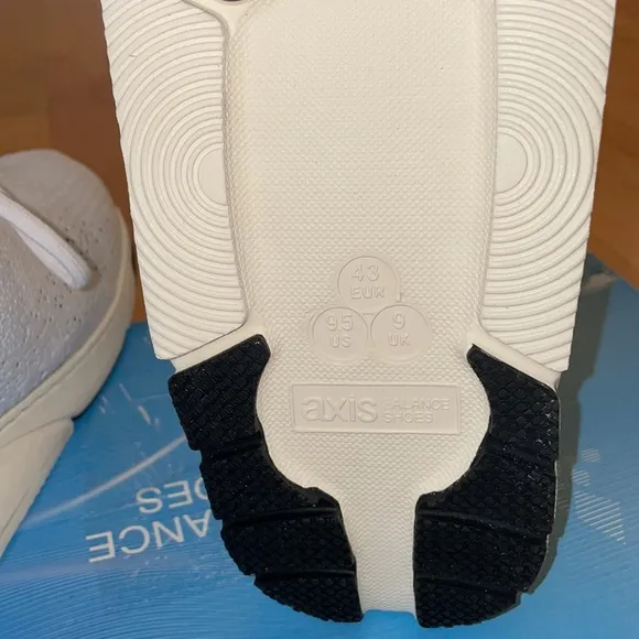 Axis balance shoes stability 9.5 NWT