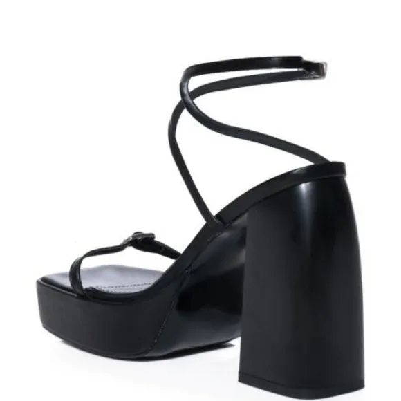 AZALEA WANG &quot; READILY STRAPPED &quot; 2 IN 1 STRAPPY SANDAL IN BLACK ( BRAND NEW !!!!