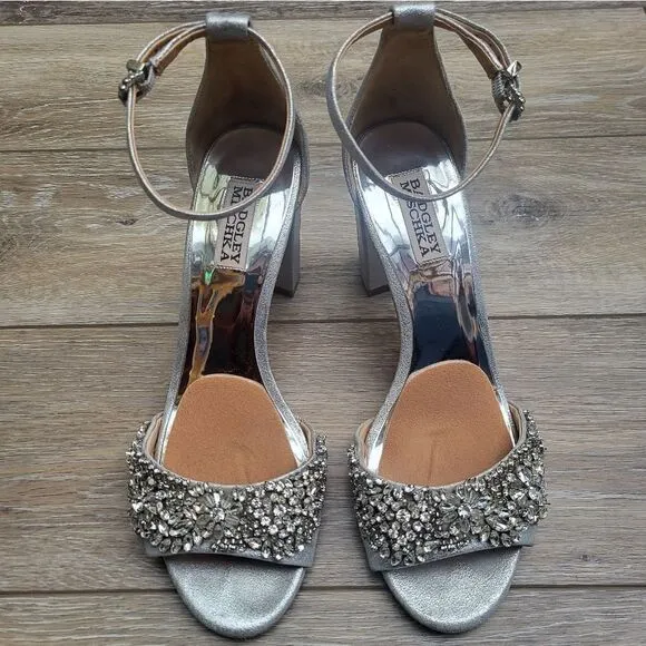 Badgley Mischka wedding shoes silver with gems 💎 ✨️ gorgeous 3.25&quot; heel