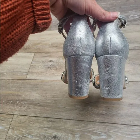 Badgley Mischka wedding shoes silver with gems 💎 ✨️ gorgeous 3.25&quot; heel