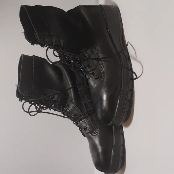 Belleville Men's Military Combat Boots Size 10W Steel Toe And Vibram Sole