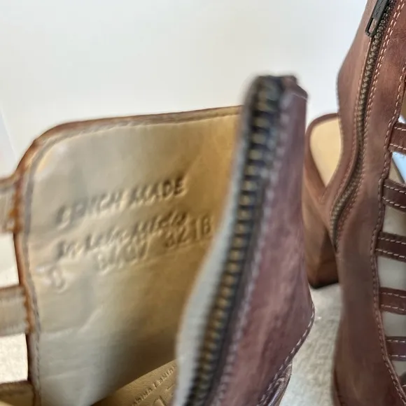 BET/STU Occam Leather Sandals Women's Brown Leather Heeled Sandals like new