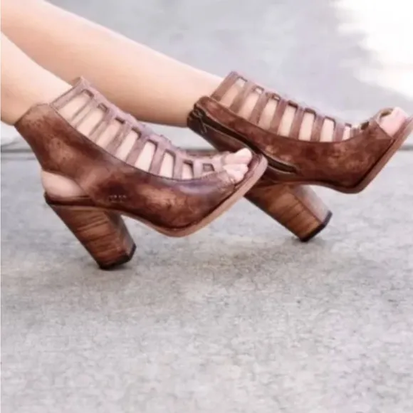 BET/STU Occam Leather Sandals Women's Brown Leather Heeled Sandals like new