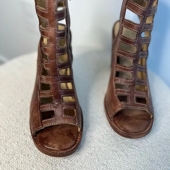 BET/STU Occam Leather Sandals Women's Brown Leather Heeled Sandals like new