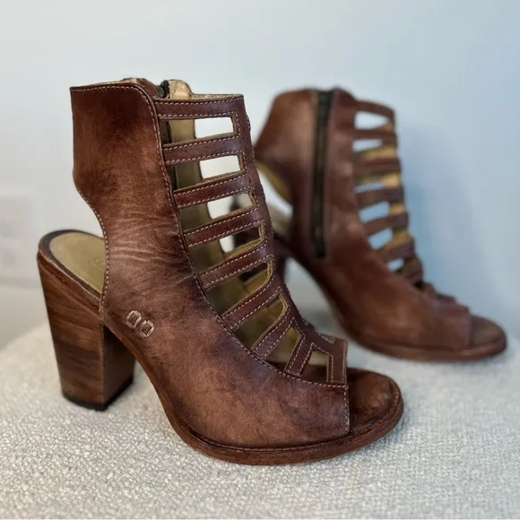 BET/STU Occam Leather Sandals Women's Brown Leather Heeled Sandals like new