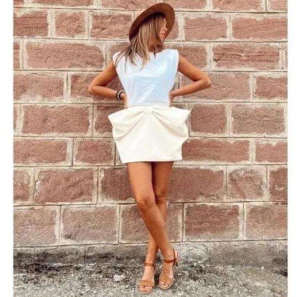 BLOGGER'S FAVE! Zara Voluminous Mini Skirt White Sz XS NWT