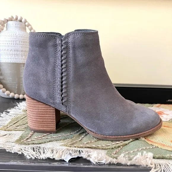 Blondo Nina Suede Waterproof Ankle Boots Size 10