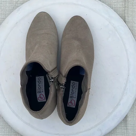 Blondo Women’s Waterproof Villa Booties