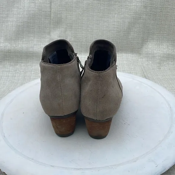Blondo Women’s Waterproof Villa Booties