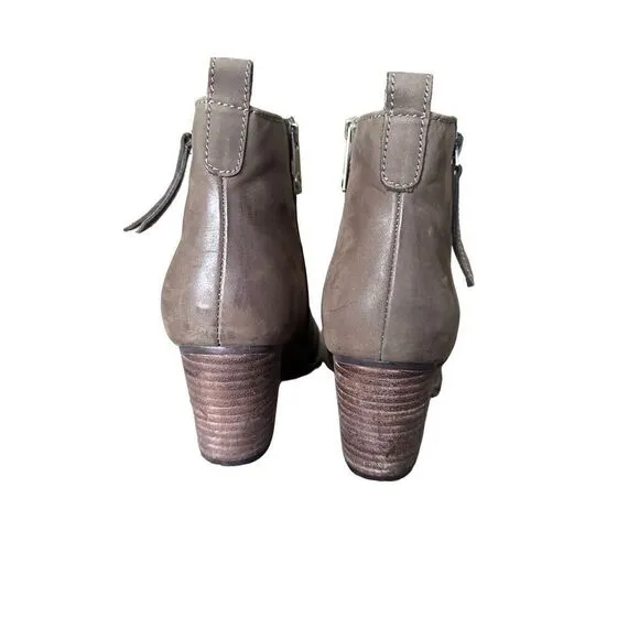 Blondo Waterproof Nubuck Ankle Boots Size 8 1/2