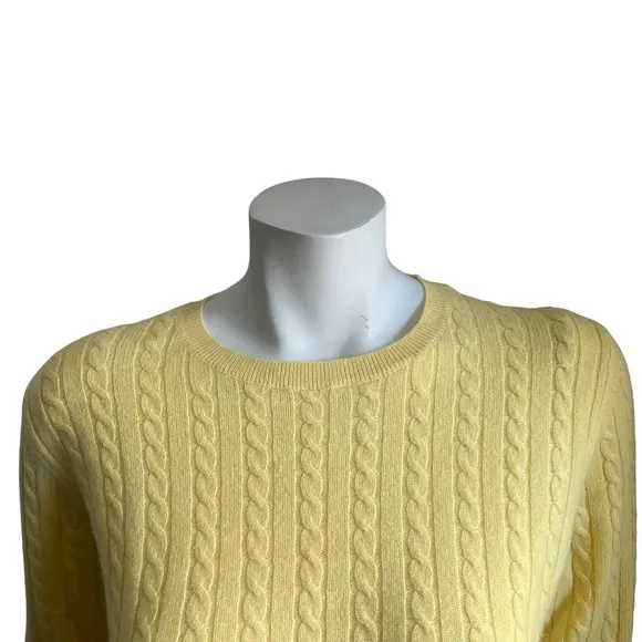 Bloomingdale's brand crew neck 100% cashmere yellow cable knit Size Large