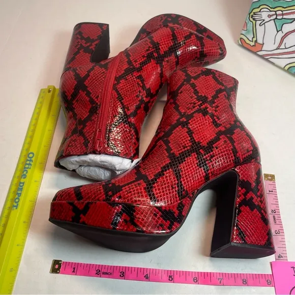 BNIB Jeffrey Campbell Dormant Black/Red Snakeskin print platforms 5.5M