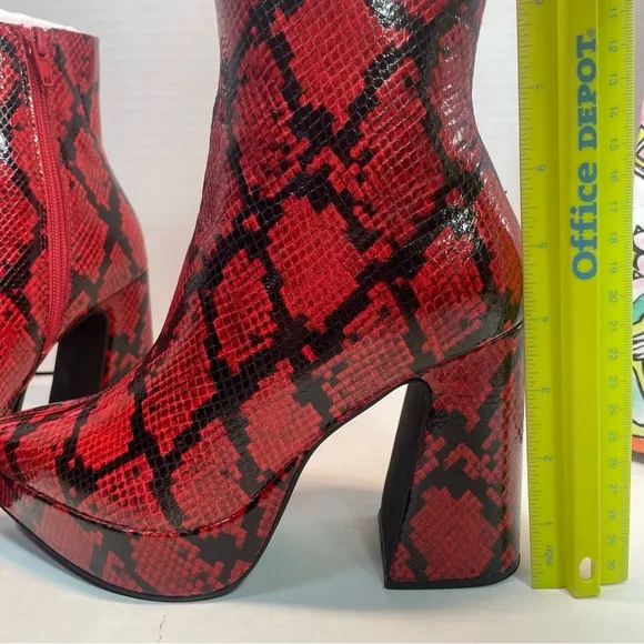 BNIB Jeffrey Campbell Dormant Black/Red Snakeskin print platforms 5.5M