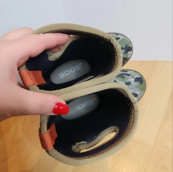 Bogs Green Camo Waterproof Tall Boots Kids Size 2