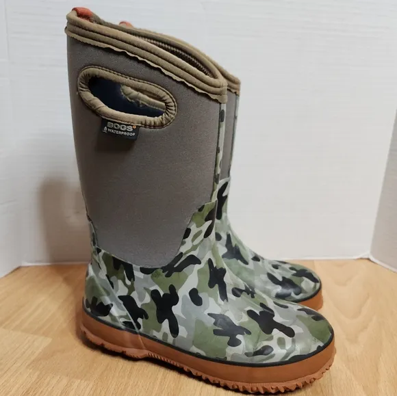 Bogs Green Camo Waterproof Tall Boots Kids Size 2