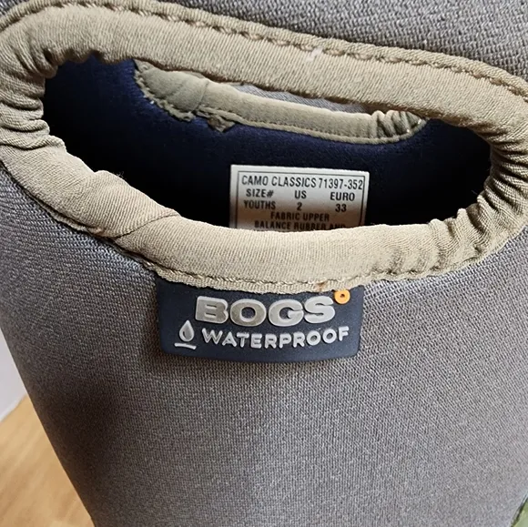 Bogs Green Camo Waterproof Tall Boots Kids Size 2