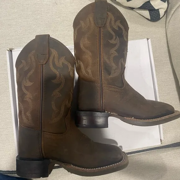 Boot Barn Square toe brown boots