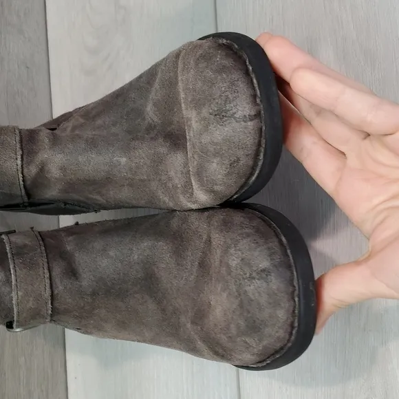 Born Women Adia Comfort Suede Ankle Heels boots shoes sz 8M