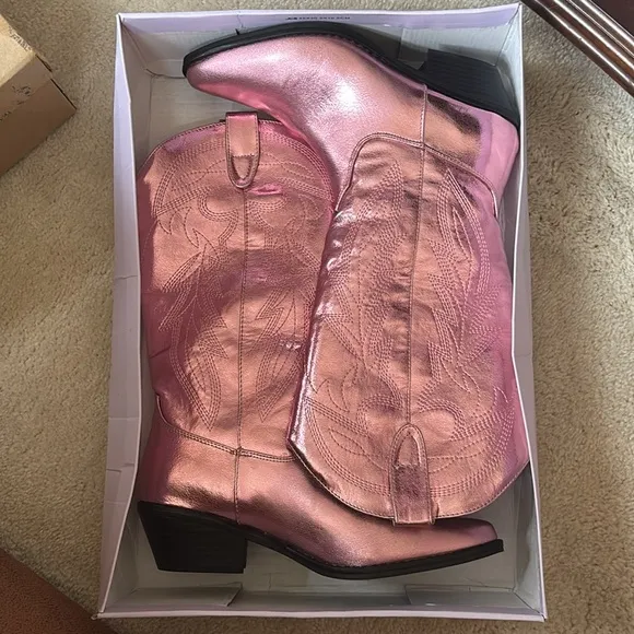 Brand New Madden Girl Metallic Pink Cowboy Boots Heeled Pointed Toe Western
