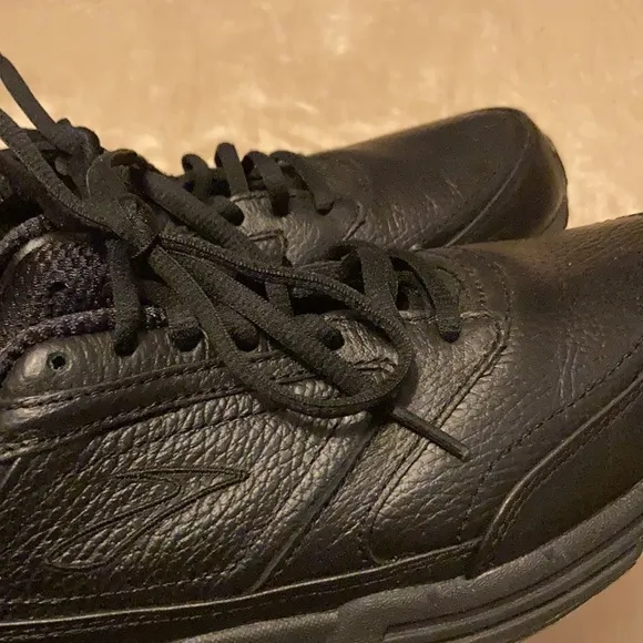 Brooks Addiction Walker Sneakers