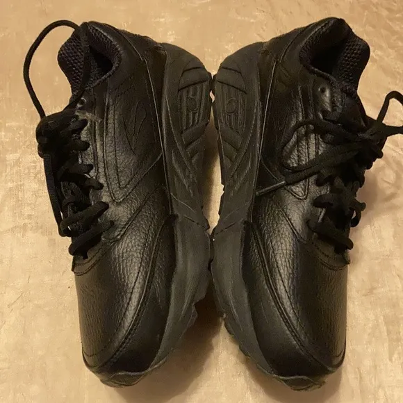 Brooks Addiction Walker Sneakers