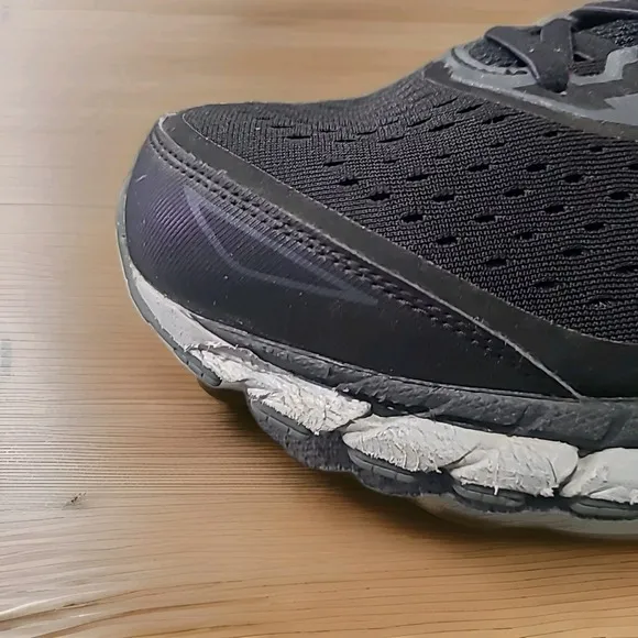 Brooks Beast 18 Men's Size 11 4E (Wide) Comfort Running Shoes Black