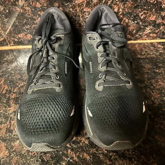 Brooks ghost 15 training running shoes 11.5