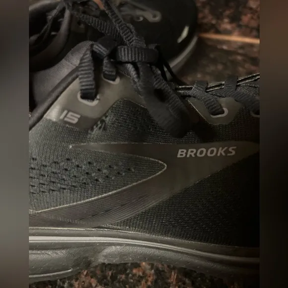 Brooks ghost 15 training running shoes 11.5