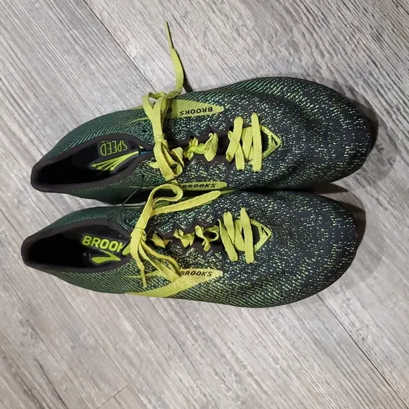 Brooks Mach 19 Spikeless Running Shoes
