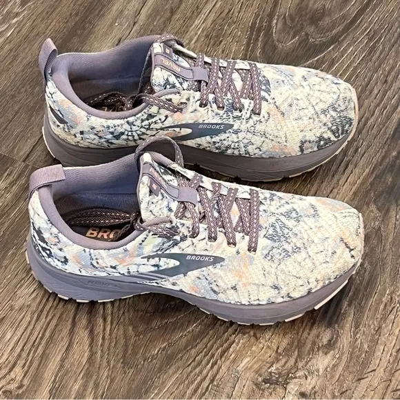 Brooks Revel 5 Womens 6.5 Shoes Running Walking Purple Tie Dye