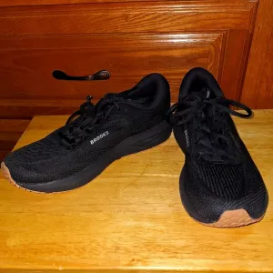Brooks Revel 7 Men's Black Running Shoes In A Size 12.5D. New With A Flaw