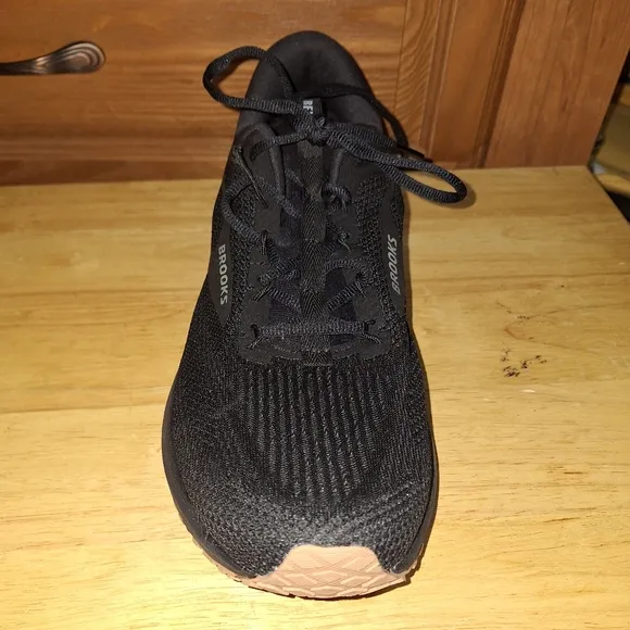 Brooks Revel 7 Men's Black Running Shoes In A Size 12.5D. New With A Flaw
