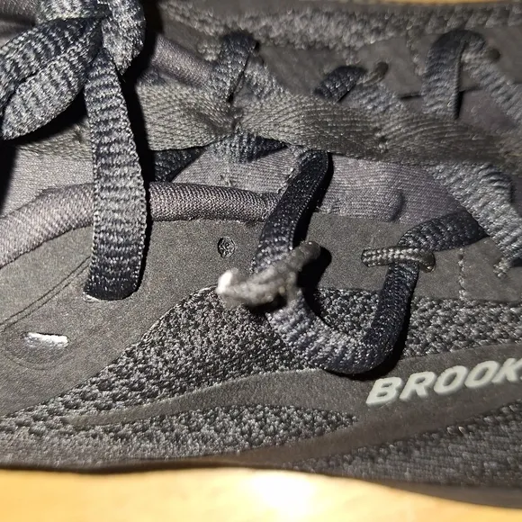 Brooks Revel 7 Men's Black Running Shoes In A Size 12.5D. New With A Flaw
