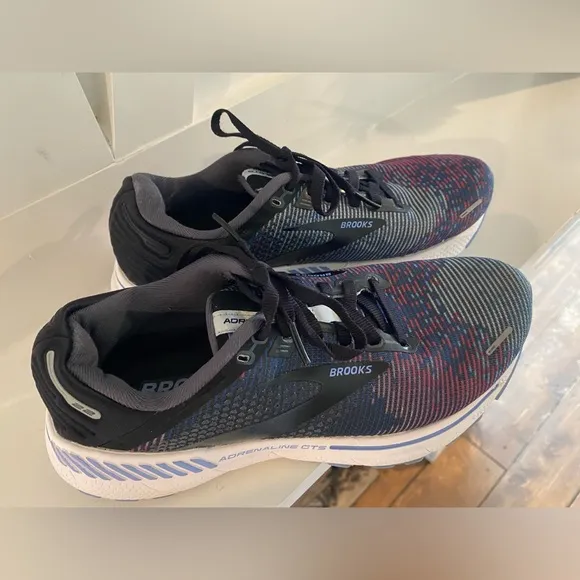 Brooks Womens Adrenaline GTS 22 Running Shoes 7.5 GTS Comfort Cushioned Athletic